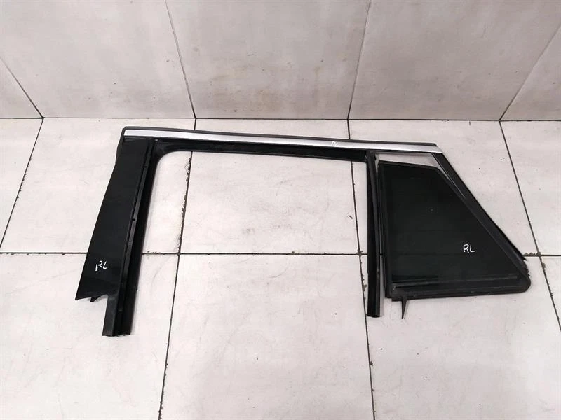 MERCEDES GLE W292 Left Rear quarter Glass A2927300355 Türscheibe ¼ Hinten Links