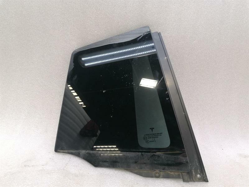 TESLA MODEL X Right Rear Quarter Glass 1055274-00-G Türscheibe ¼ Hinten Rechts