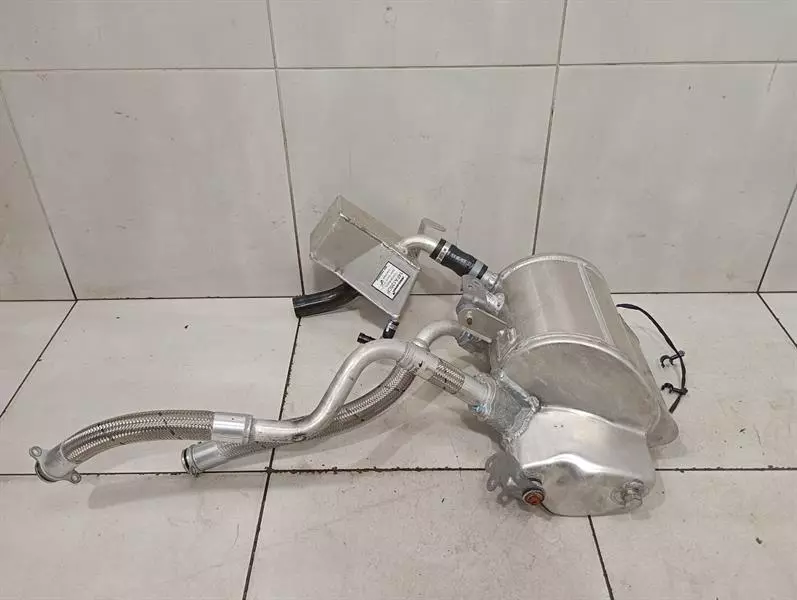 McLaren 720S Spider Dry Oil sump 14FA125CP ÖLWANNE RESERVIOR - Image 2