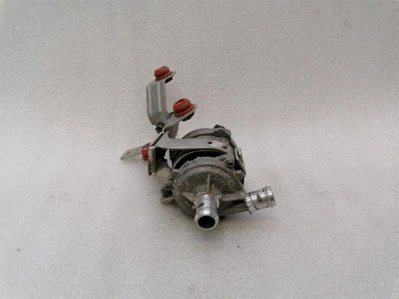 PORSCHE TAYCAN 9J Additional cooling pump 9J1965567F Kühlmittelpumpe Pumpe