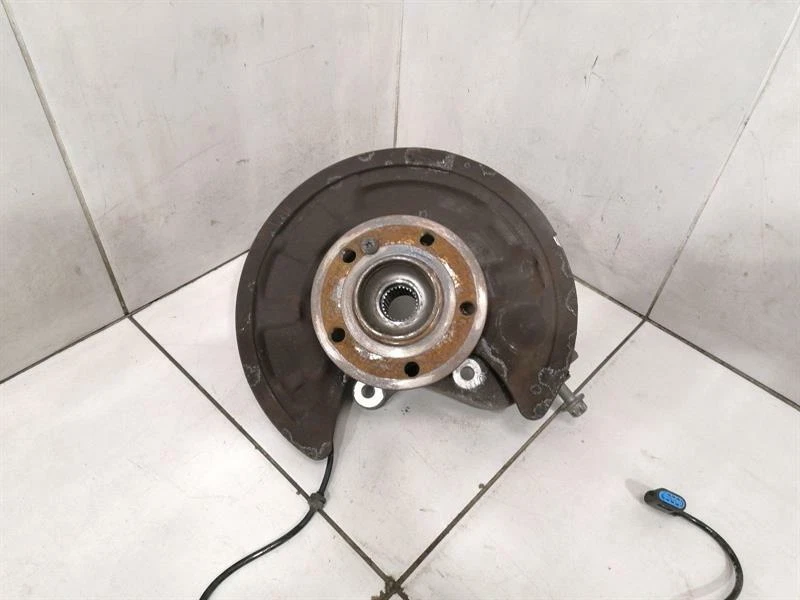 MERCEDES CLA W117 C117 Right Rear Hub A1763500600 Radlagergehäuse Hinten Rechts