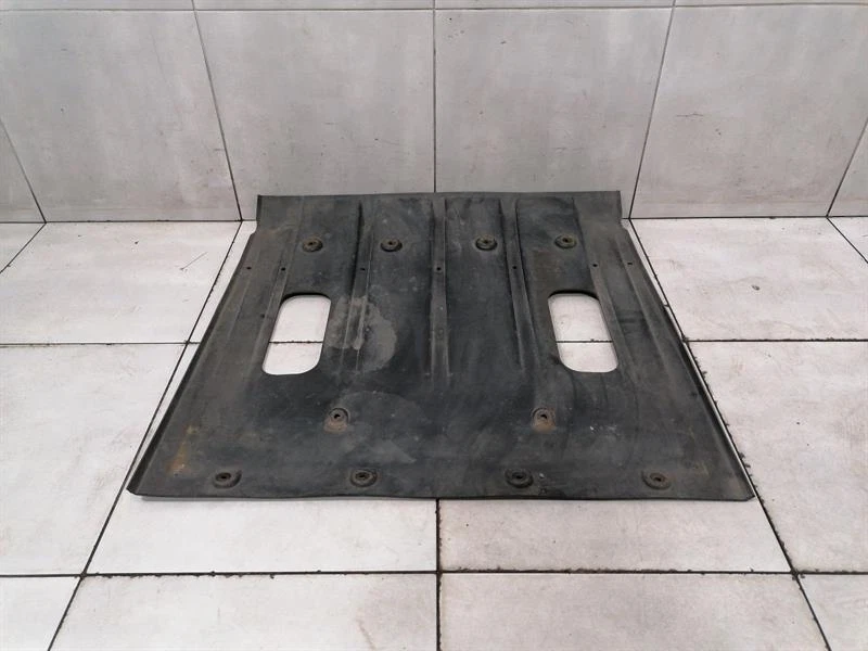 ASTON MARTIN VANTAGE V8 UNDERTRAY 6G33-17C857-AC Unterbodenverkleidung - Image 2