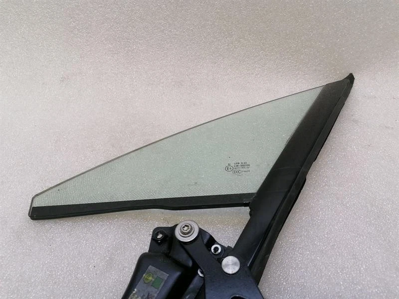 ASTON MARTIN RAPIDE Left Front 1/4 Glass AD43-C262A37-AM Türscheibe ¼ Vorne Link - Image 4