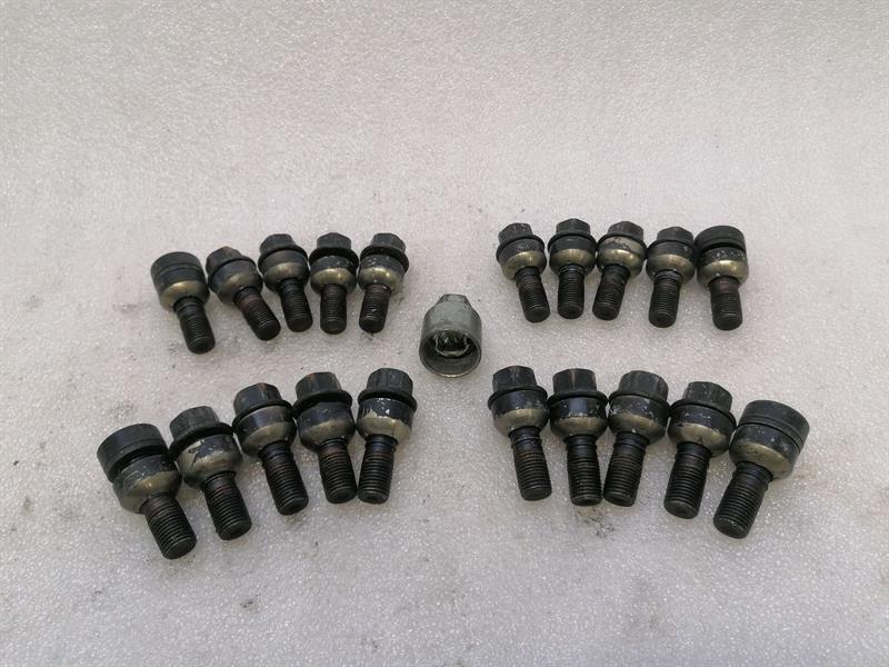 PORSCHE BOXSTER SPYDER 718 PAF009593 WHT006978  RADSCHRAUBEN WHEEL BOLTS