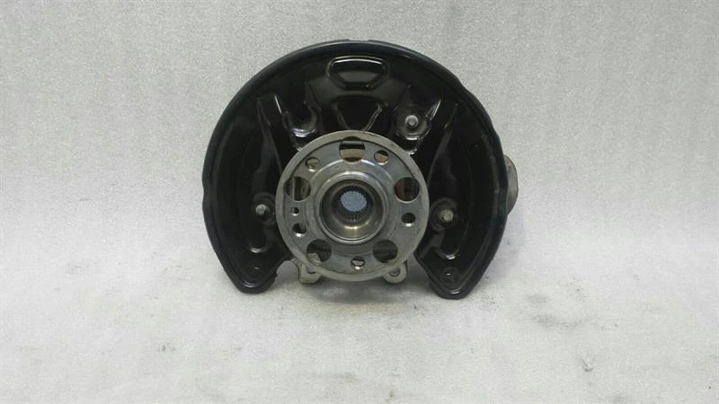 MERCEDES C Class W205 Right Rear Hub A2053500241 Radlagergehäuse Hinten Rechts