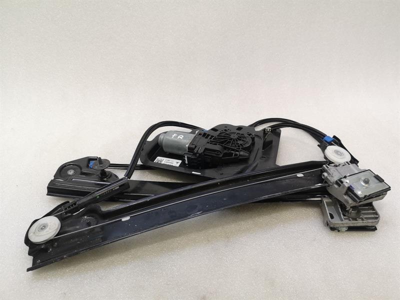 TESLA MODEL 3 Right Front Door Winder 1096621-14-J Fensterheber vorne rechts
