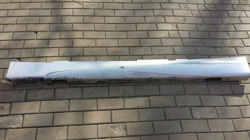 BMW 1er  E87 M sport Seitenschweller links 51777906815 Side Skirt left