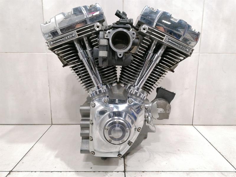 110Ci SCREAMIN EAGLE HARLEY-DAVIDSON TOURING FLHXSE2 CVO Engine 16200106 MOTOR