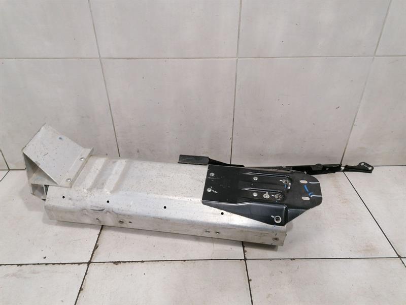 McLaren 570S Spider Left Front Chassis Leg 13A1314CP Links Vorne Radhaus