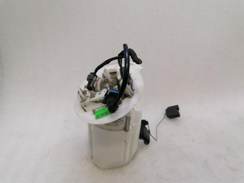 MERCEDES C63 AMG W205 Fuel Pump Electric A2054708501 Kraftstoffpumpe M177 V8