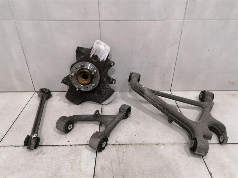 ASTON MARTIN DB9 COUPE Left Rear Hub 8D33-5A971-AB Radlagergehäuse Hinten Links