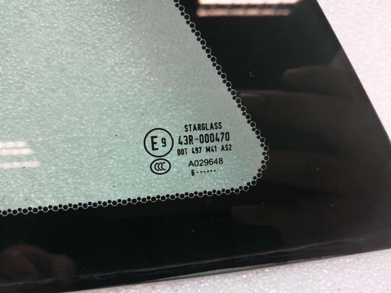 ASTON MARTIN VANTAGE V8 Right Rear Glass 6G33-C29750-BA Türscheibe ¼ Hinten Re - Image 4