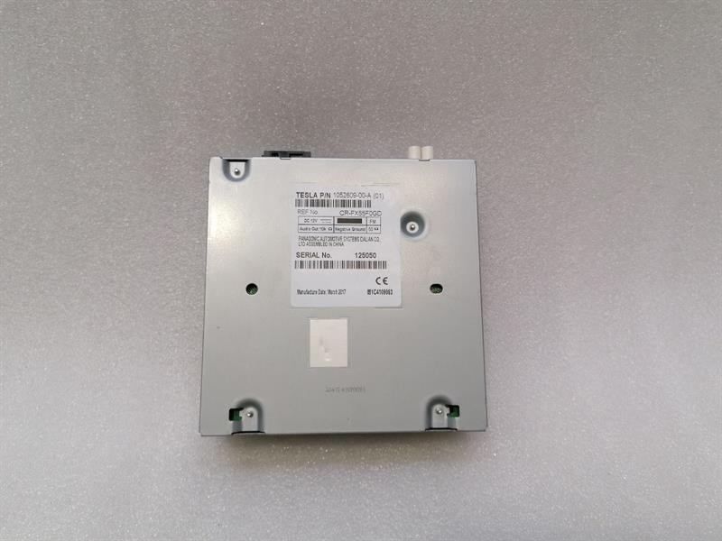 TESLA MODEL X 75D Radio Control module 1052609-00-A Steuergerät Radio Tuner