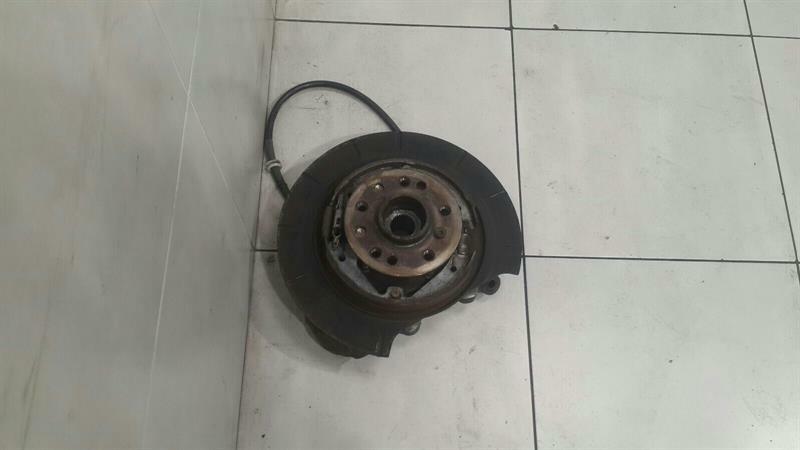 MERCEDES R63 AMG W251 Right Rear Hub A1643501208 Radlagergehäuse Hinten Rechts