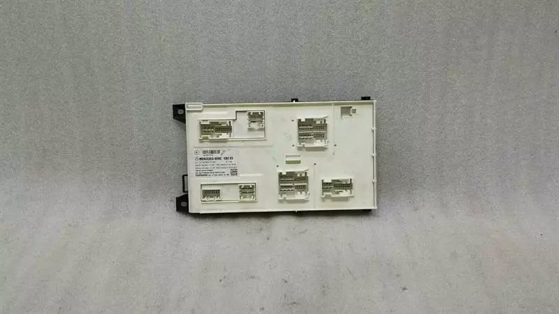 MERCEDES GLA X156 Electronic module A1569007702 Steuergerät SAM