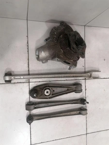 PORSCHE CAYMAN 987 Left Rear Hub 98733165706 Radlagergehäuse Hinten Links - Image 3