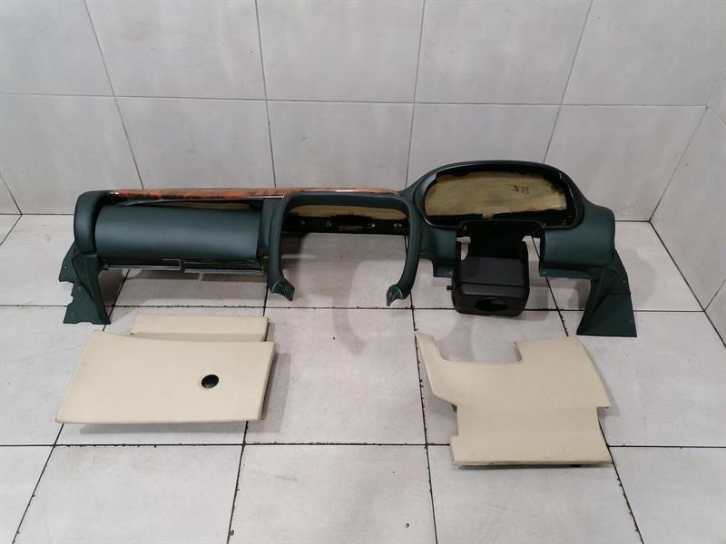 ASTON MARTIN DB7 VANTAGE Dashboard 83-83343 RHD RECHTSLENKER