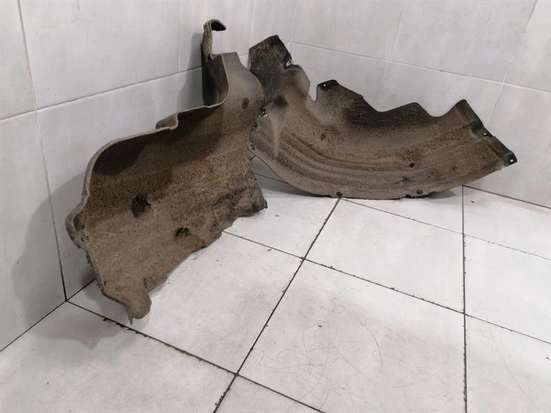 BMW i8 Hybrid Wheel arch liner (plastic) 51717328626 RADLAUFABDECKUNG HR RR - Image 4