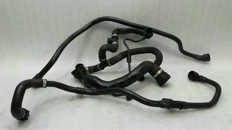 MERCEDES C Class W205 HYBRID  Cooling Pipe A2055015600 Kühlwasserschlauch