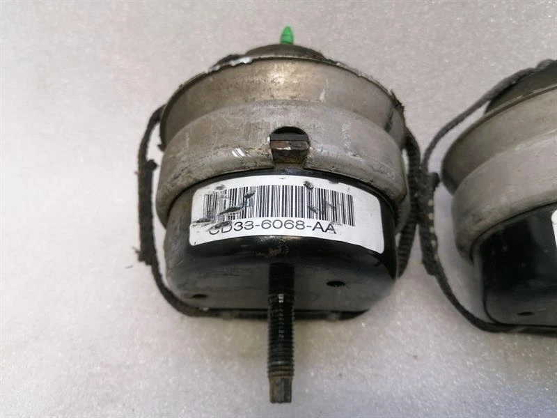 ASTON MARTIN VANQUISH AM310  Gearbox mount CD33-6068-AA Getriebehalter - Image 4