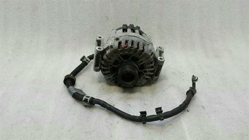 MERCEDES SLK R172  Alternator A0009067702 Lichtmaschine 180A OM651