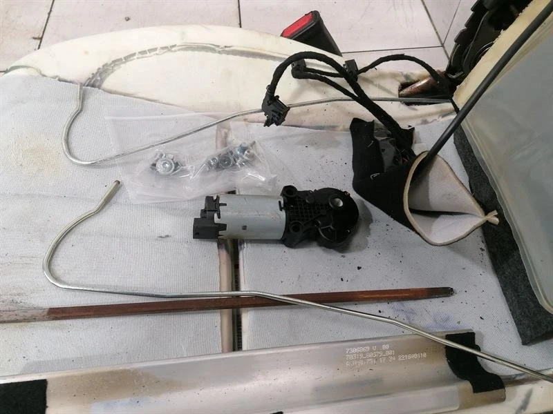 ASTON MARTIN RAPIDE AMR Seat AD43-14D698-AC Sitz Electric motors frame rahmen - Image 4