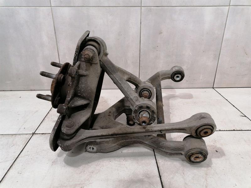 ASTON MARTIN VANTAGE V8 Left Rear Hub 8D33-5A971-AB Radlagergehäuse Hinten Links