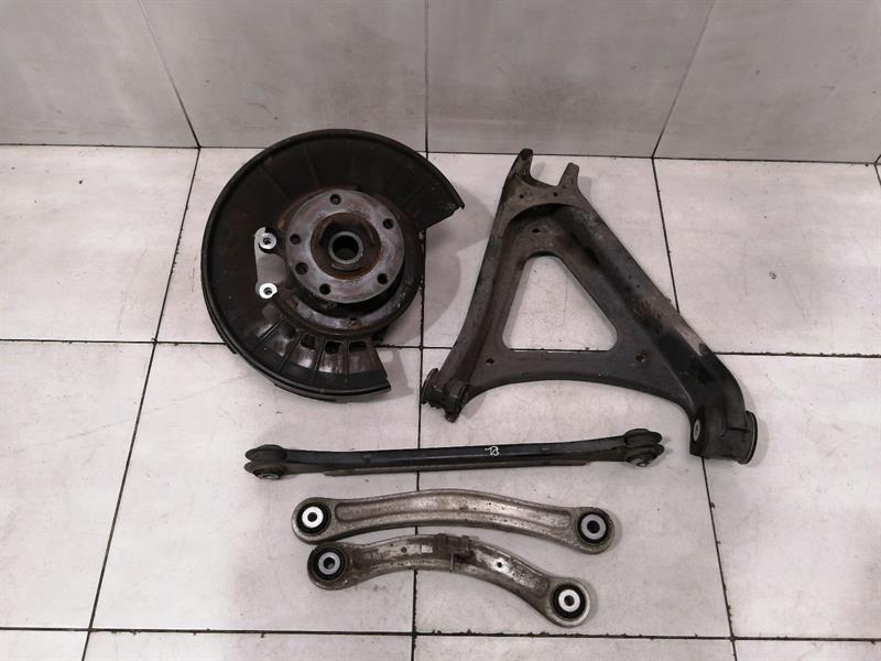 PORSCHE CAYENNE 958 92A Left Rear Hub 95833161101 Radlagergehäuse Hinten Links