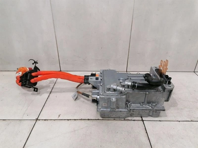 PORSCHE TAYCAN 9J Front Drive Unit module 9J1907124L Vorne Elektroantrieb