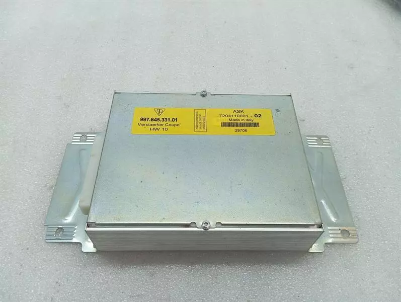 PORSCHE 911 997 Radio Sound Amplifier 99764533101 Verstärker
