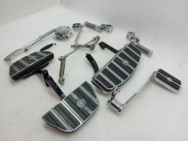 HARLEY-DAVIDSON WILLIE G SKULL FOOTBOARD 50621-79A Fußstütze FMMT216-123-BK - Image 4