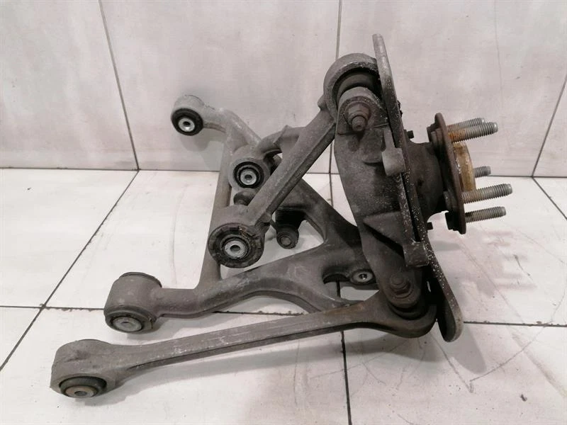 ASTON MARTIN VANTAGE V8 Right Rear Hub 8D33-5A970-AB Radlagergehäuse Hinten Re - Image 2