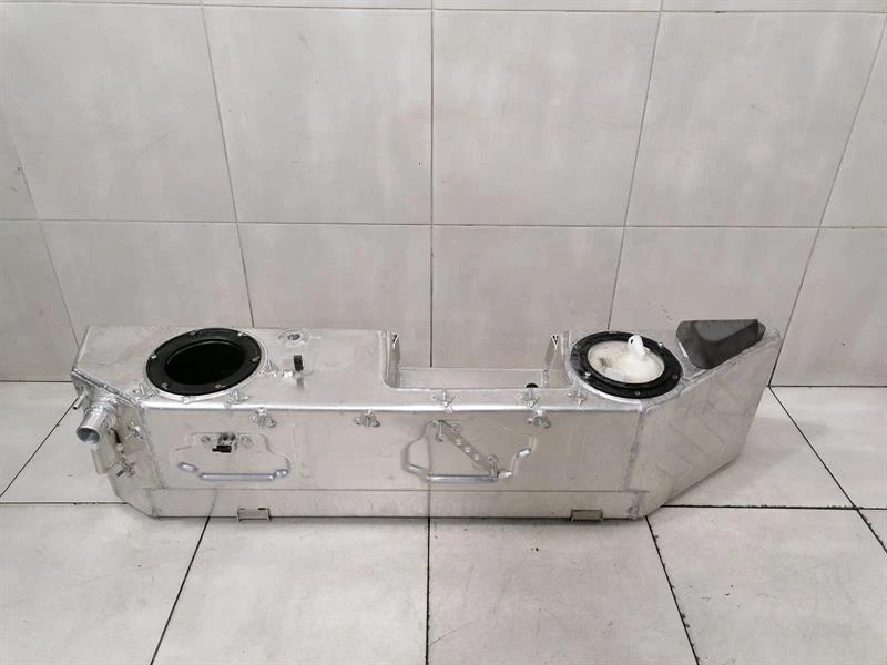 McLaren 570S Spider Fuel Tank 13K0124CP  Kraftstofftank - Image 2