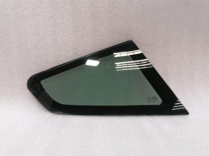 ASTON MARTIN VANTAGE Right Quarter Glass 6G33-C29750-BA Türscheibe ¼ Hinten Re