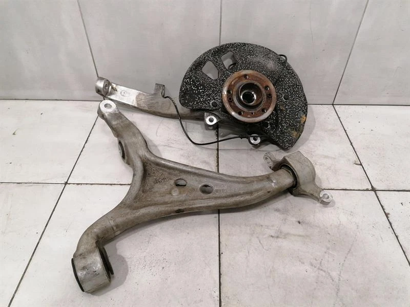 MERCEDES GLE W292 C292 Right Front Hub A1663301020 Radlagergehäuse Vorne Rechts