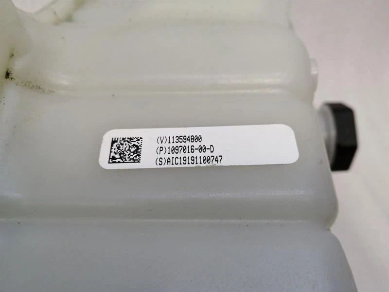 TESLA MODEL 3 Expansion Coolant Tank 1097016-00-D Ausgleichbehälter - Image 7