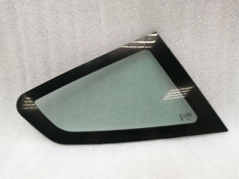 ASTON MARTIN VANTAGE V12 RRH Quarter Glass 6G33-C29750-BA Türscheibe ¼ Hinten Re