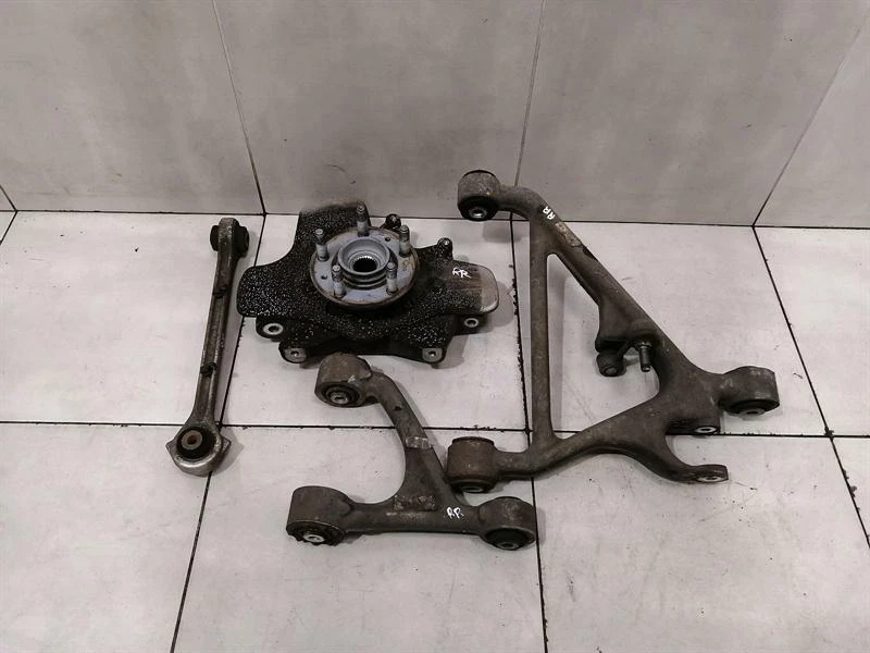 ASTON MARTIN VANTAGE V8 RRH Hub 8D33-5A970-AB Radlagergehäuse Hinten Rechts satz - Image 3