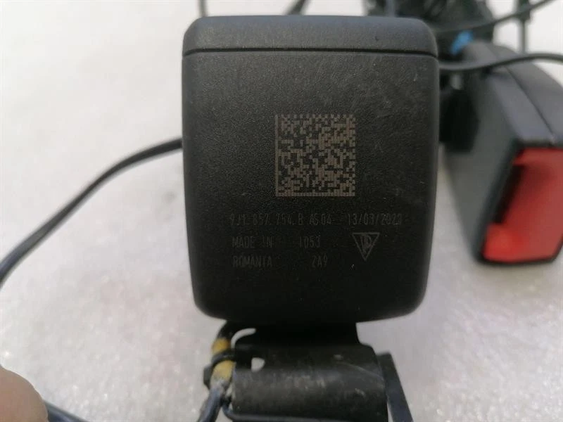 PORSCHE TAYCAN 9J Rear Belt Buckle set 9J1857753B Gurtschloss Hinten Satz - Image 7