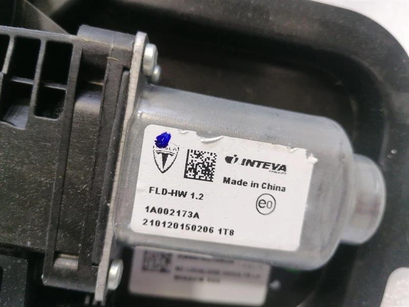 TESLA MODEL 3 Left Front Door Winder 1616442-00-A Fensterheber vorne links - Image 5