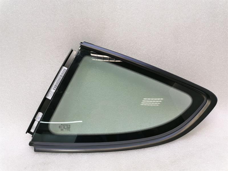PORSCHE CAYMAN 718 GT4 Left Rear quarter Glass 98154311112 Türscheibe ¼ Hinten L