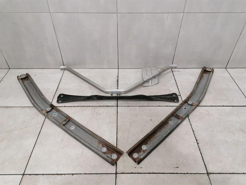 PORSCHE BOXSTER 718 Holder- Bracket 98133109301 Halter Träger