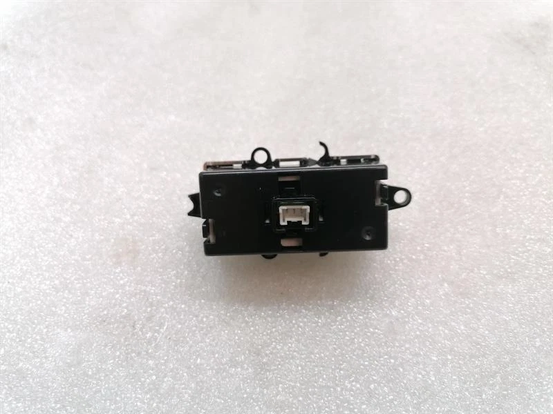 McLaren 570S Spider Switch 13M0834CP Schalter GLOVE BOX - Image 4