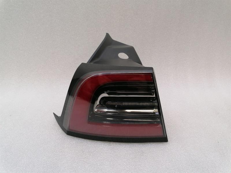 TESLA MODEL 3 Left Rear Light 1077397-00-H Rückleuchte Hinten Links