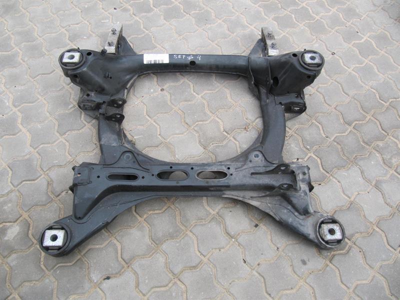 PORSCHE CAYENNE 958 92A Beam Subframe Front 95834103000 Vorderachsträger