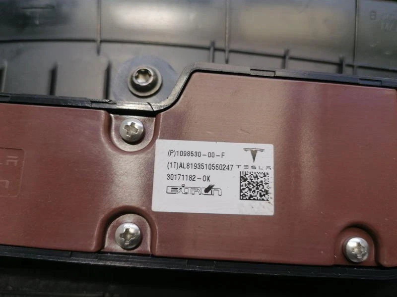 TESLA MODEL 3 Front Right Seat Switch 1098530-00-F Vorne Rechts Sitz  Schalter - Image 6