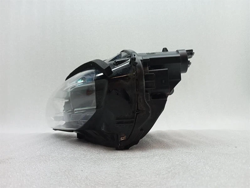 PORSCHE TAYCAN 9J Left Headlight 9JA941059G DEFECT Scheinwerfer Links Beschädigt - Image 4