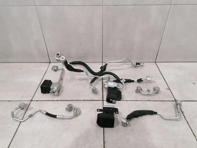 PORSCHE TAYCAN 9J  A/C Pipe 9J1820249J Klimaleitung Klima Klimaanlage set