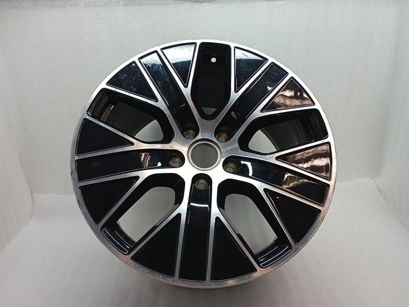 PORSCHE TAYCAN 9J Alloy Wheel 9J1601025K Alufelge 11Jx20 ET60 TURBO AERO