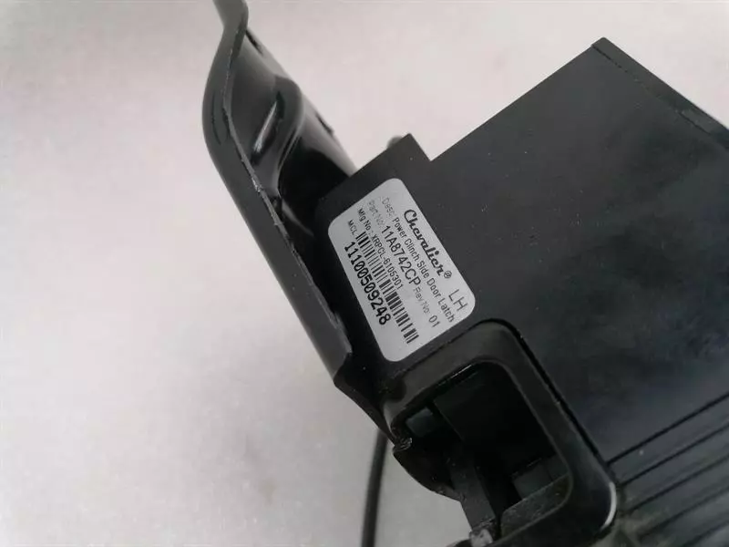 McLaren 570S Spider Door lock LEFT 11A8742CP Türschloss - Image 6